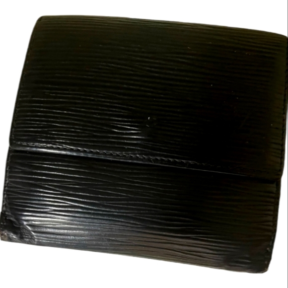LOUIS VUITTON AUTHENTIC EPI LEATHER WALLET ✨️ EUC - Picture 2 of 9